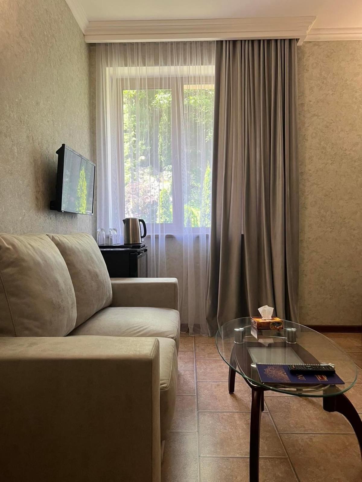Park Avenue Hotel Jerevan Eksteriør bilde