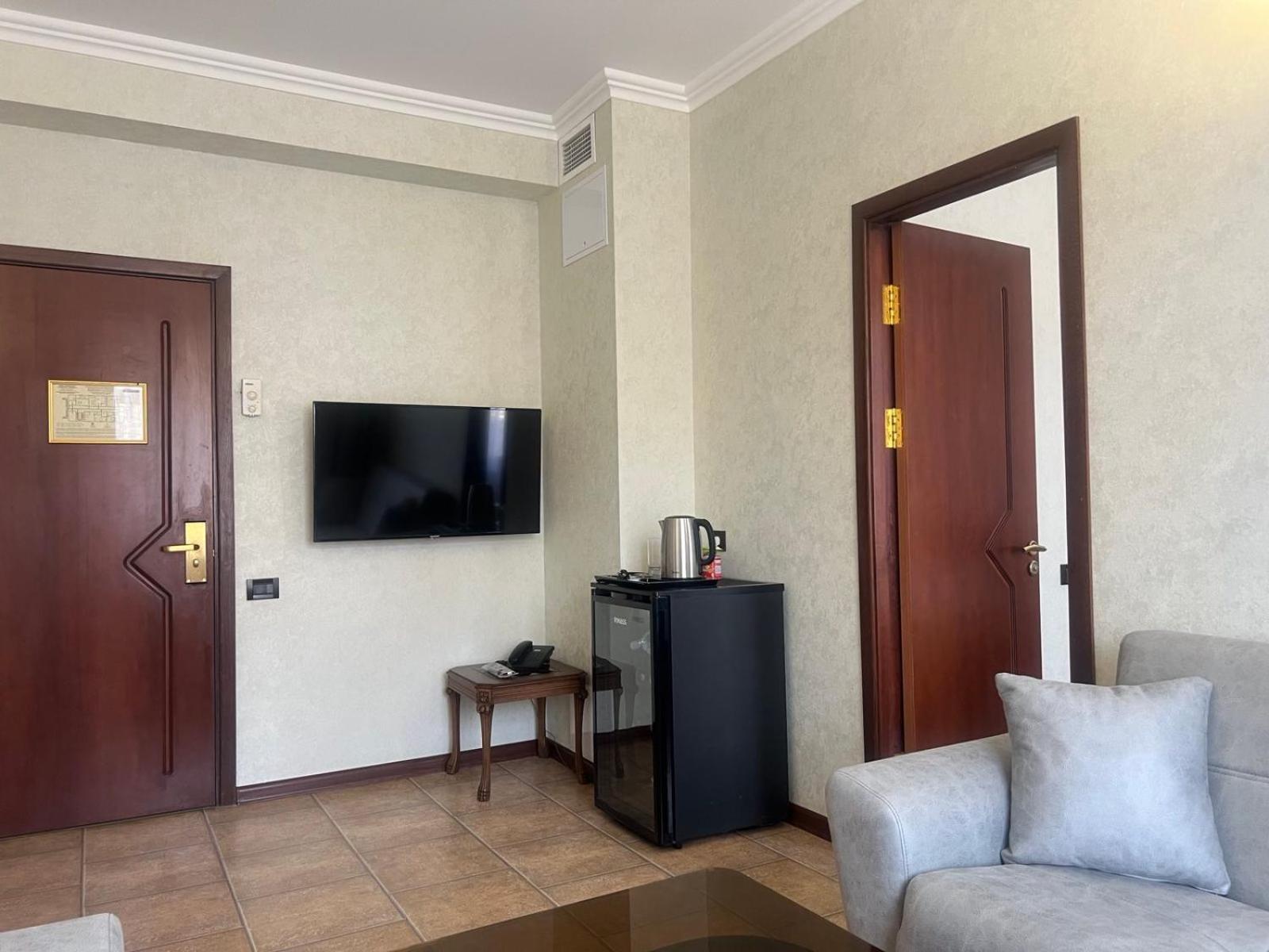 Park Avenue Hotel Jerevan Eksteriør bilde