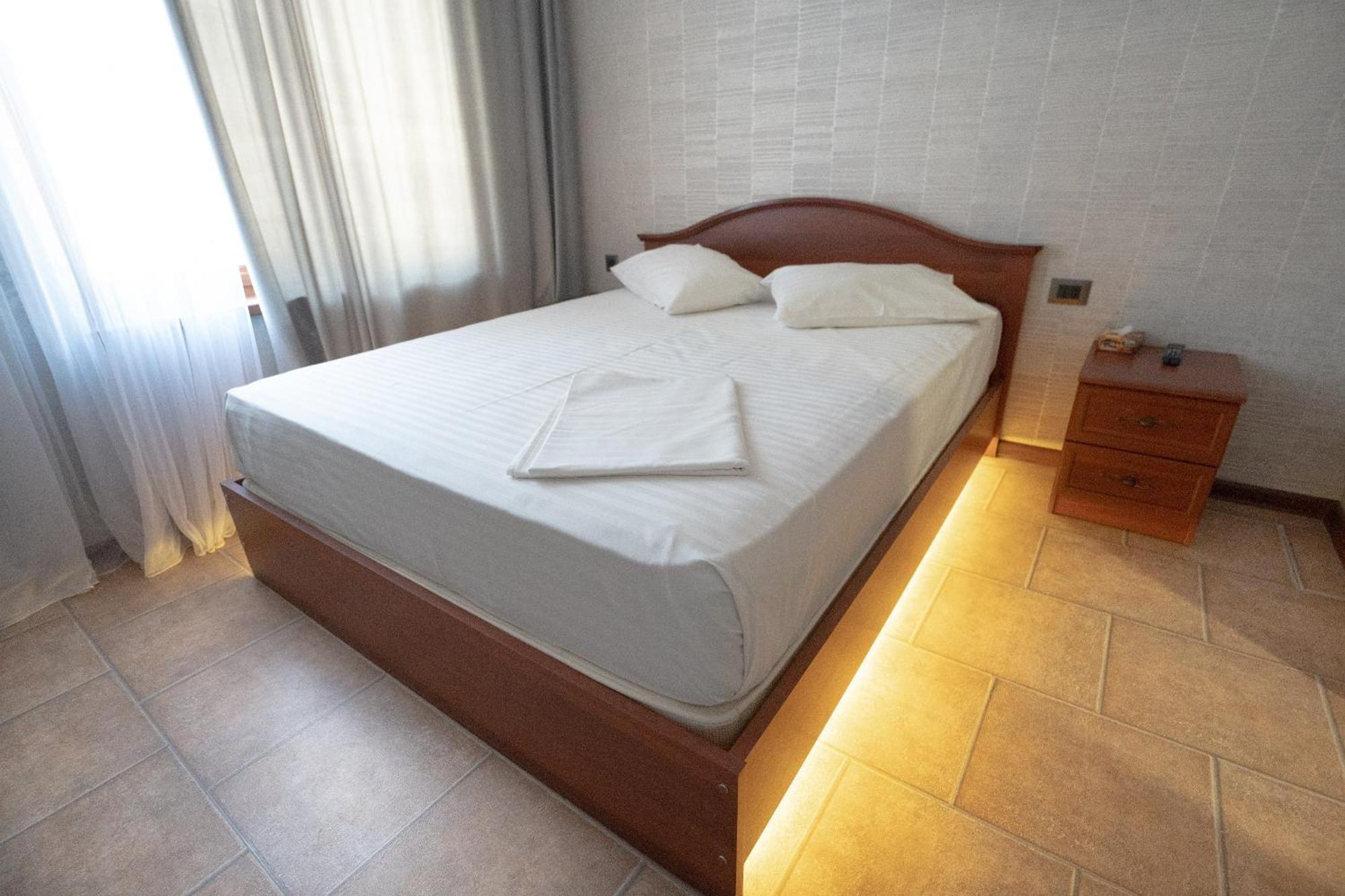 Park Avenue Hotel Jerevan Eksteriør bilde