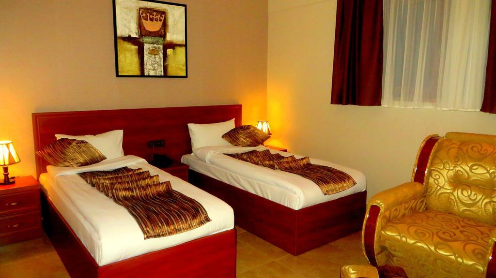 Park Avenue Hotel Jerevan Rom bilde