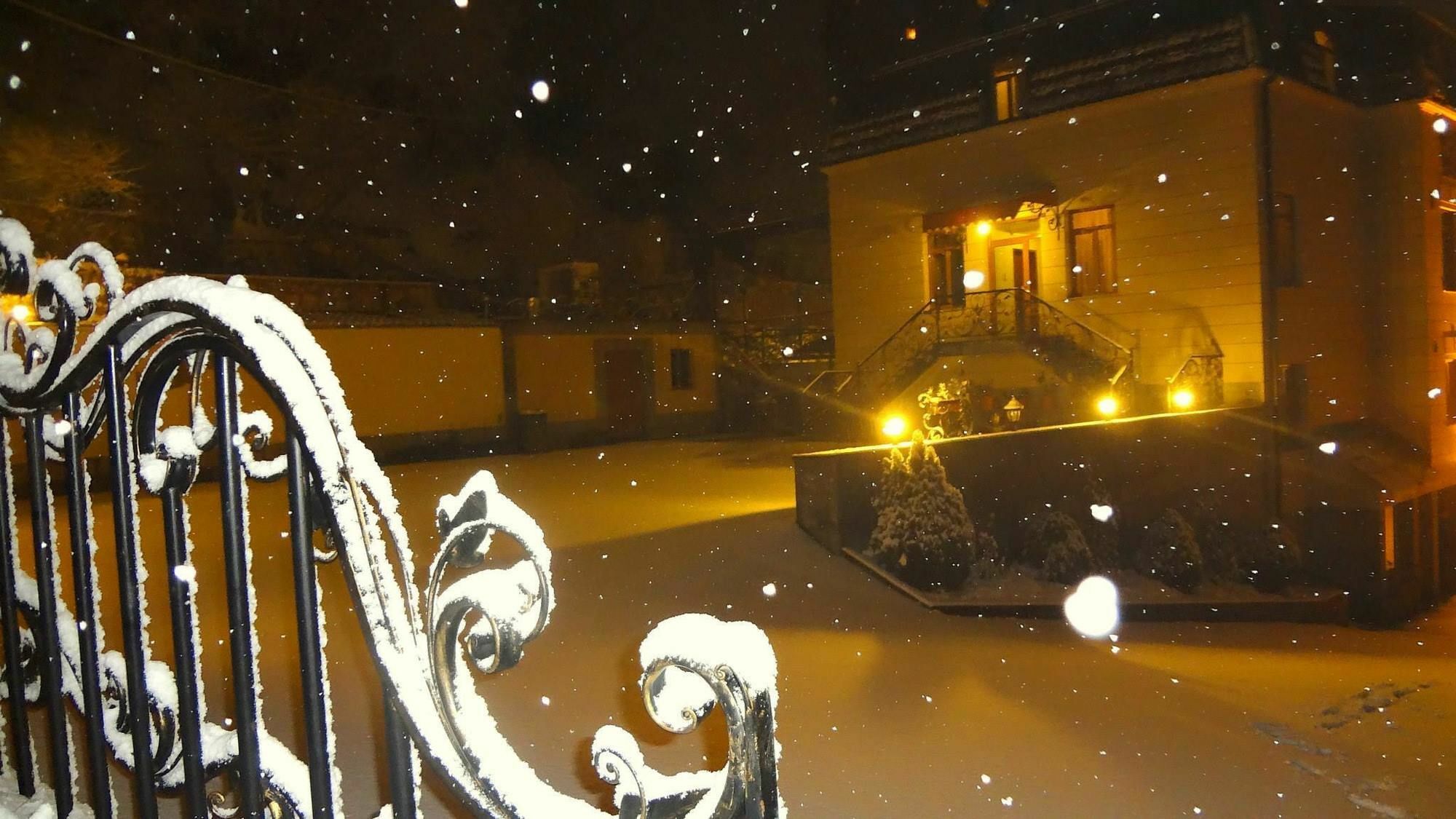 Park Avenue Hotel Jerevan Eksteriør bilde